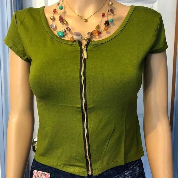 Cute, designed Girl/Women Full Zip Crop top size Xs. - Picture 1 of 5